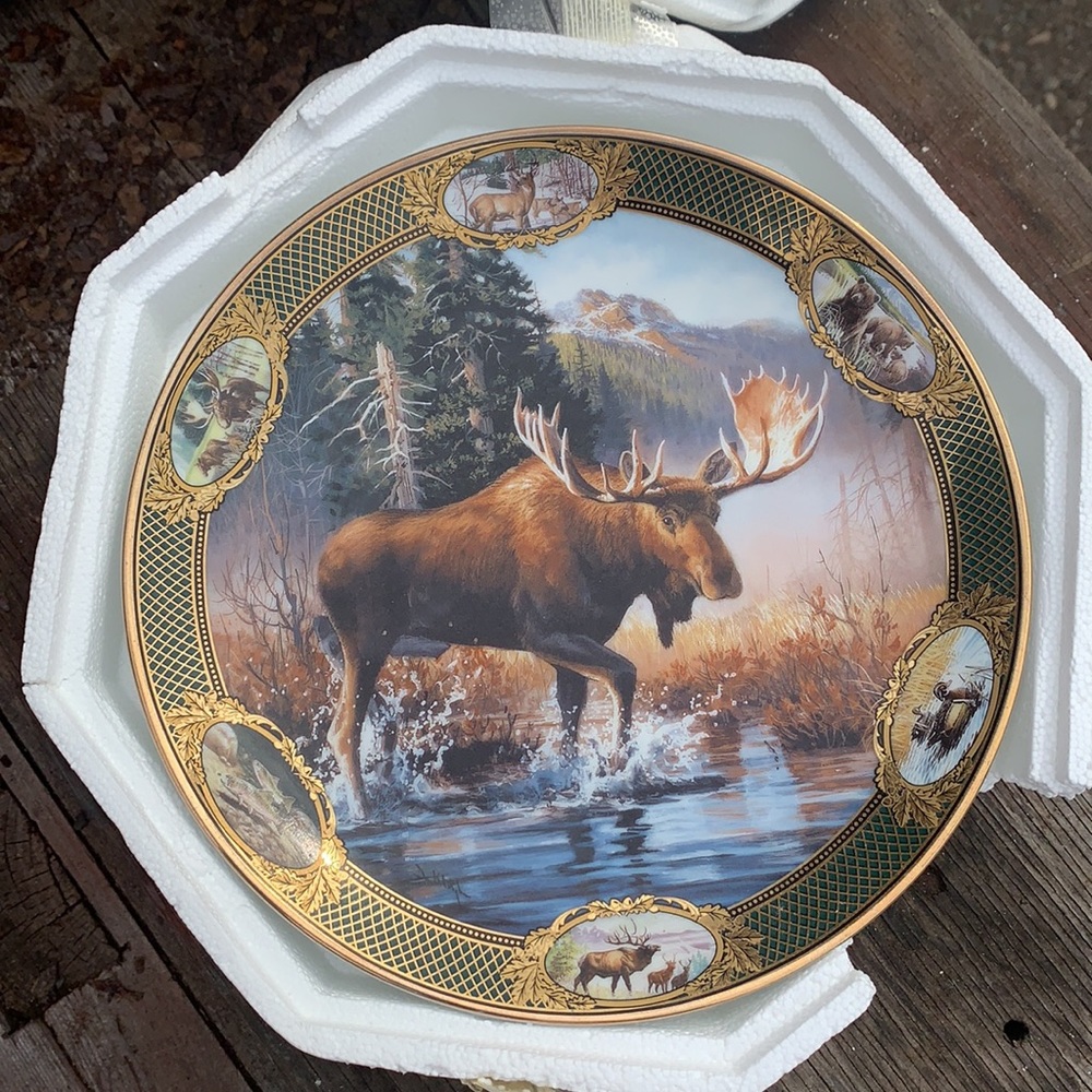 Set/2 Moose Grizzly Franklin Mint collector plates